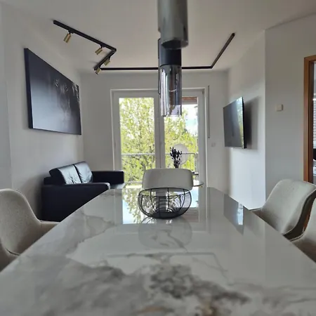 Ferien- Und Monteurwohnung Naehe Koeln Bonn شقة ترويسدورف